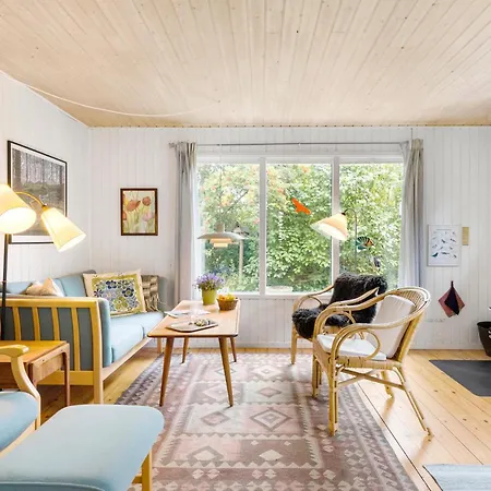 3 Bedroom Cozy In Sjaellands Odde Holiday home *